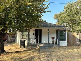 2710 Mitchell St in Dallas, TX - Building Photo