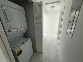 901 NW 99th St-Unit -FRONT in Miami, FL - Building Photo - Building Photo