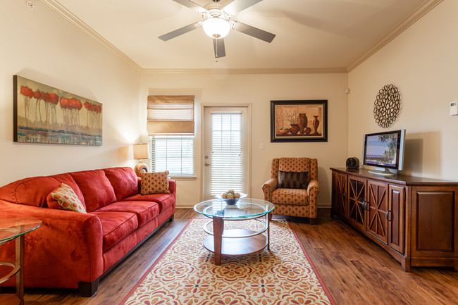 Jamestown Place Apartment Homes in Bossier City, LA - Building Photo - Interior Photo