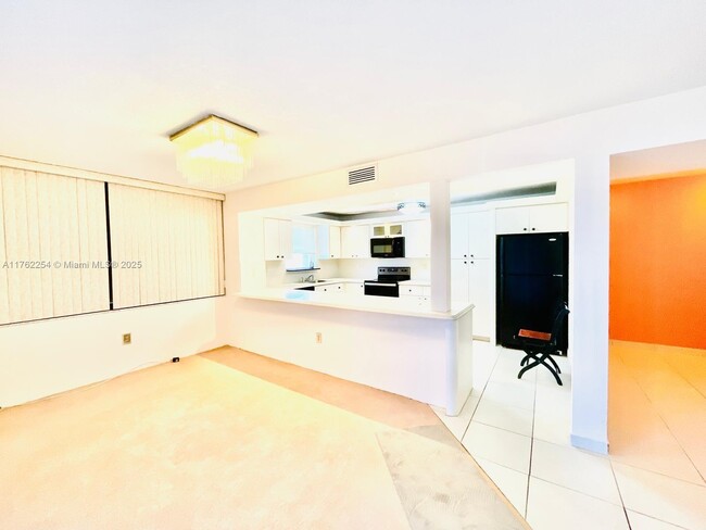 2780 NE 183rd St in Aventura, FL - Building Photo - Building Photo