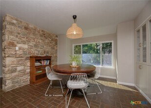 948 Encino Dr in New Braunfels, TX - Building Photo - Building Photo