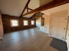 4 Central St in Salem, MA - Building Photo