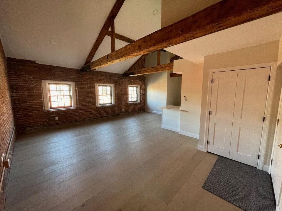 4 Central St in Salem, MA - Building Photo