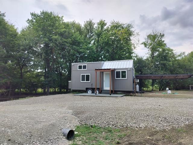 1173 Co Rd 4668 in Trenton, TX - Building Photo