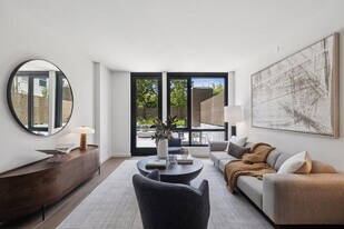 2525 Van Ness Ave in San Francisco, CA - Building Photo