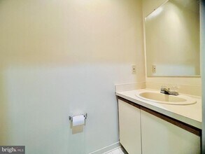5502 Vantage Point Rd in Columbia, MD - Building Photo - Building Photo