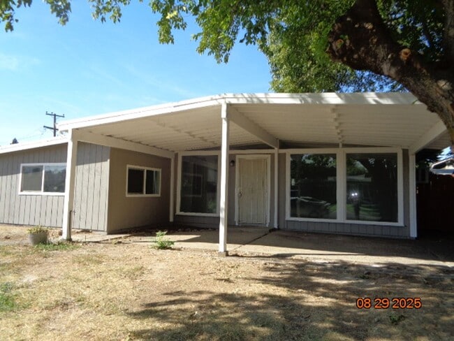 710 Azalea Way in Vacaville, CA - Building Photo - Building Photo