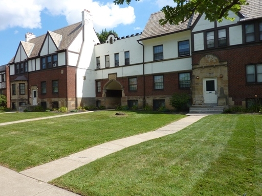 Tudor Manor in Cleveland, OH - Building Photo