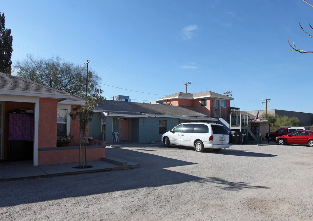 Bellevue Hideaway Apartments in Tucson, AZ - Foto de edificio