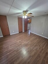 16 English Village Park in Nixa, MO - Building Photo - Building Photo