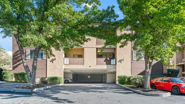 9225 S Jefferson Cv in Sandy, UT - Building Photo - Building Photo