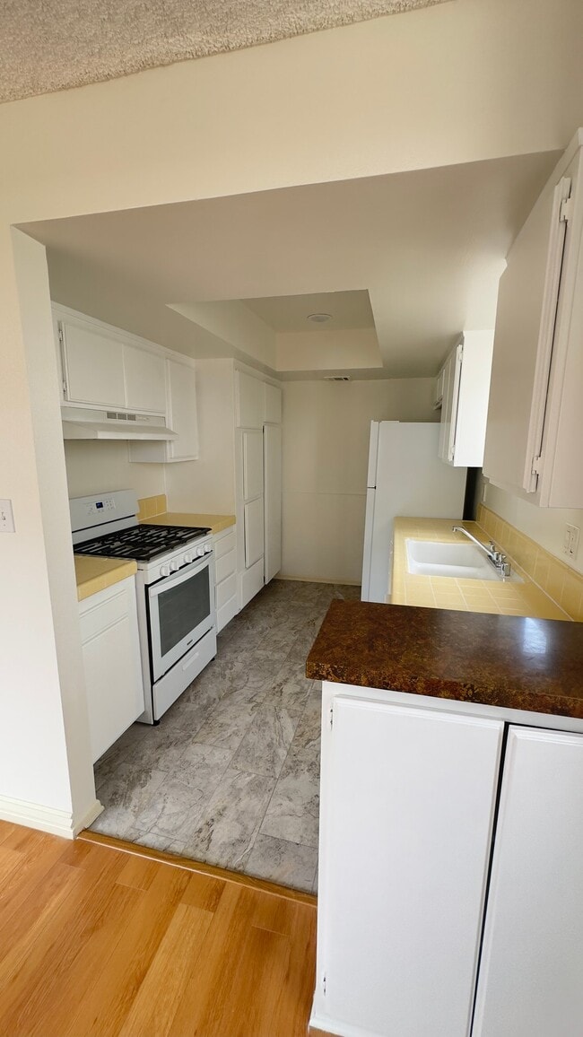 135 N Swall Dr, Unit 104