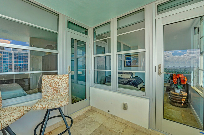 2899 Collins Ave, Unit PENTHOUSE F in Miami Beach, FL - Building Photo - Building Photo