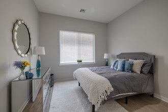 The Landings at Riverwalk in Elmwood Park, NJ - Building Photo - Interior Photo