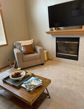 17601 Hackberry Ct in Eden Prairie, MN - Building Photo - Building Photo