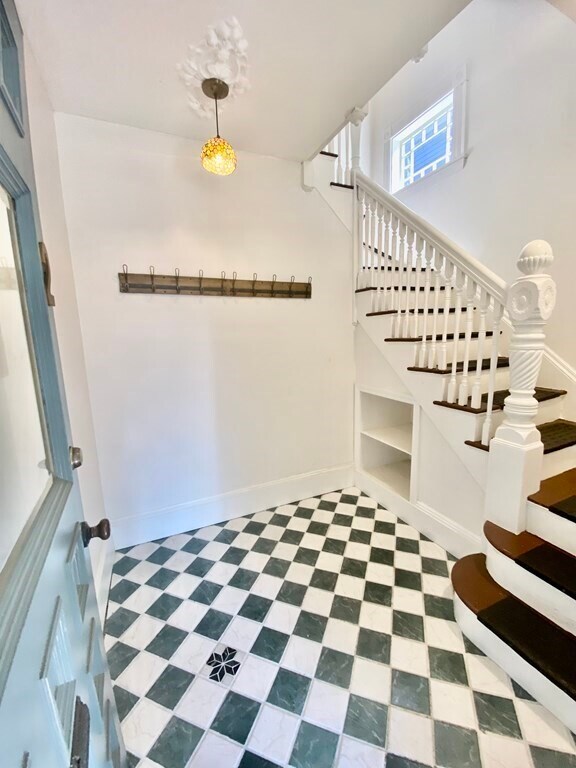 81 Benton Rd, Unit #2 in Somerville, MA - Building Photo - Building Photo