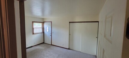 5857 S Indiana Ave in Cudahy, WI - Building Photo - Building Photo