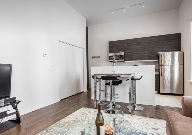 30 E Roosevelt Rd in Chicago, IL - Building Photo - Building Photo