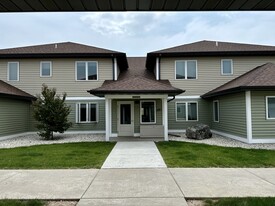 JRR Apartments in Egg Harbor, WI - Building Photo