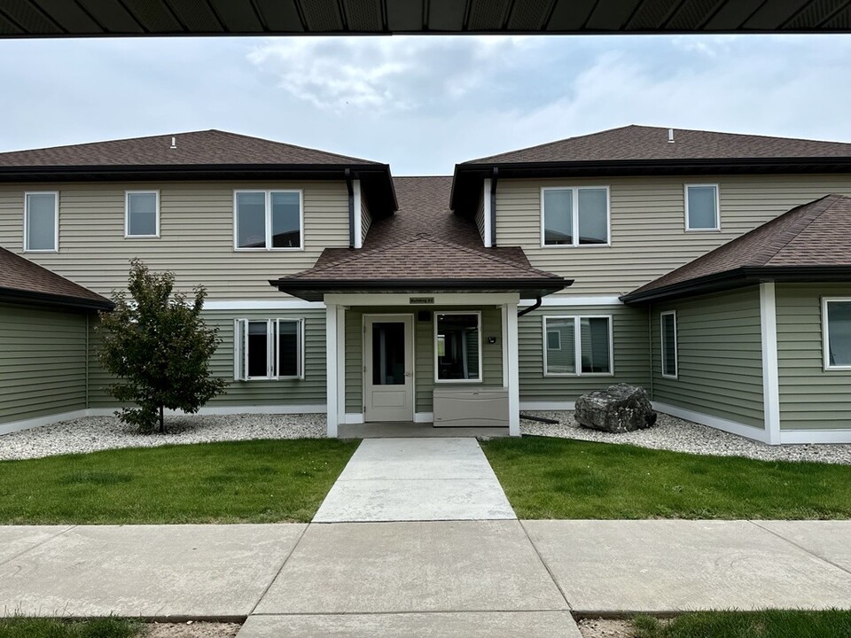 JRR Apartments in Egg Harbor, WI - Building Photo