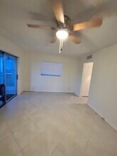 72 Normandy Trail in Delray Beach, FL - Foto de edificio - Building Photo