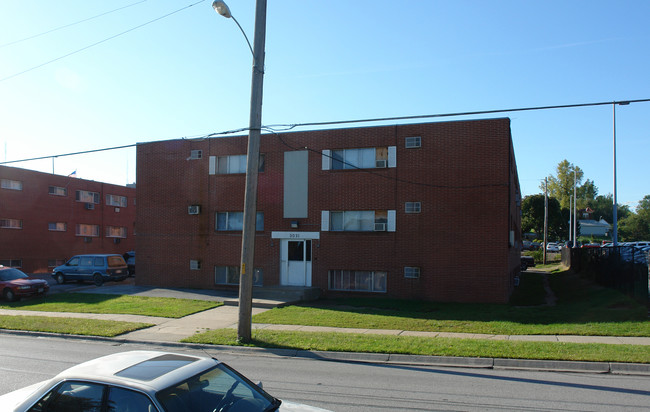 3031 Burt St in Omaha, NE - Foto de edificio - Building Photo