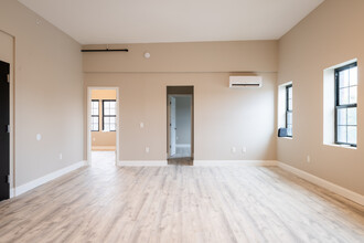 The Eleanor Apartments in Niagara Falls, NY - Building Photo - Interior Photo