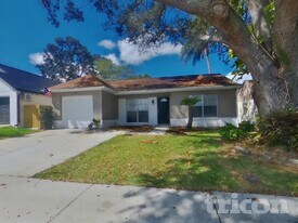 320 Laxton Ln in Valrico, FL - Building Photo