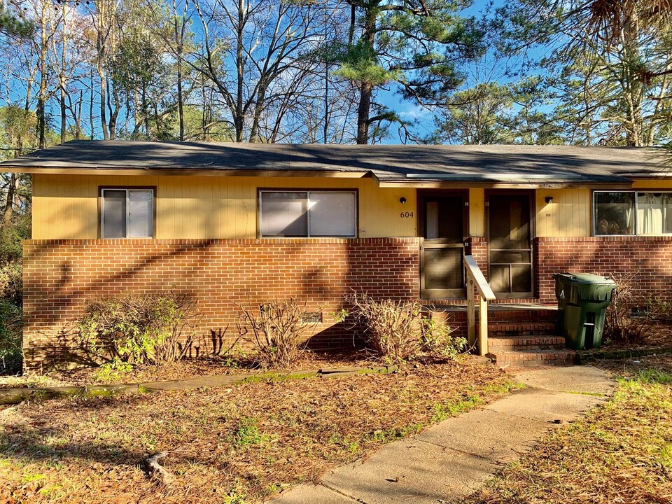 604 N Ross St in Auburn, AL - Building Photo