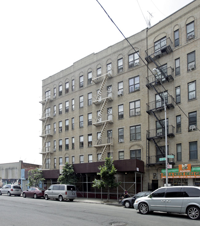 700 E 141st St in Bronx, NY - Foto de edificio - Building Photo