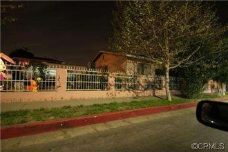 2250 E 103rd St in Los Angeles, CA - Foto de edificio - Building Photo