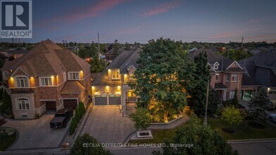 11 Beauvista Ct in Vaughan, ON - Building Photo - Building Photo