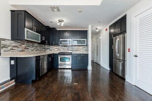 704 GRAND St in Jersey City, NJ - Building Photo