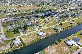 2833 SW 1st St in Cape Coral, FL - Building Photo - Building Photo