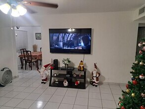 827 SE 12th St in Hialeah, FL - Building Photo - Building Photo