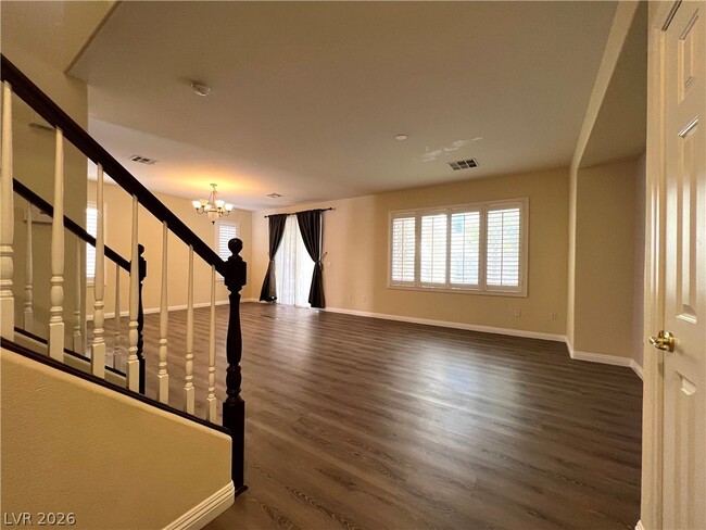 7043 Somera Way in Las Vegas, NV - Foto de edificio - Building Photo