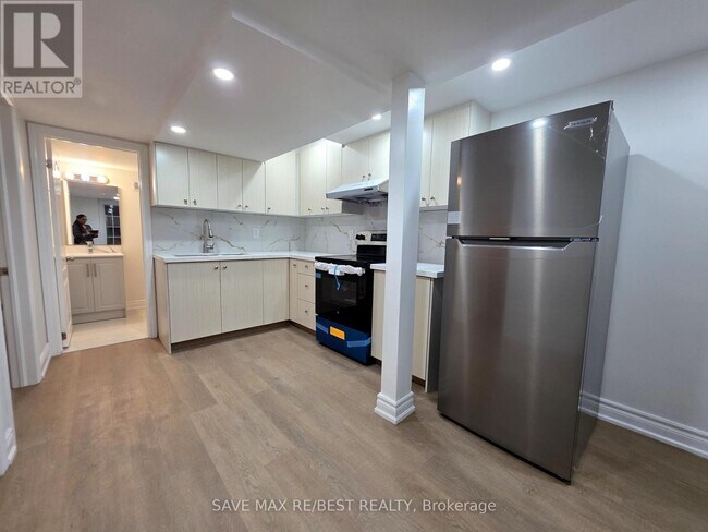 55 Bushwood Trl in Brampton, ON - Building Photo - Building Photo