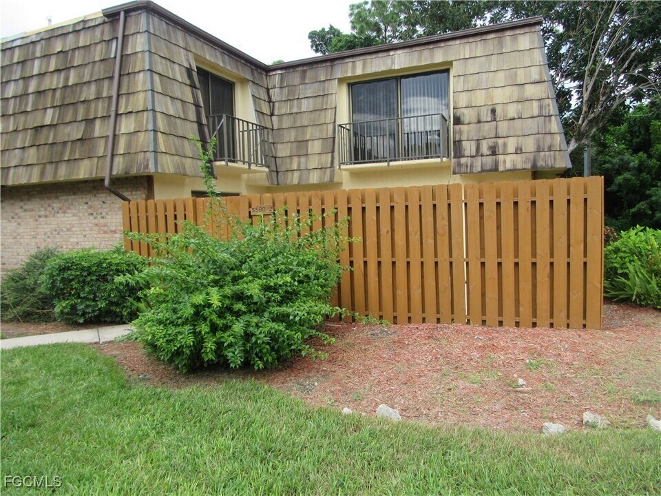 5580 Malt Dr in Ft. Myers, FL - Building Photo