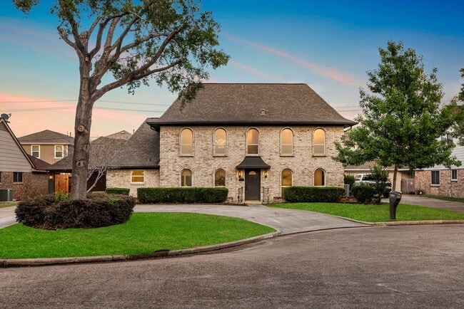 property at 2906 Riata Ln