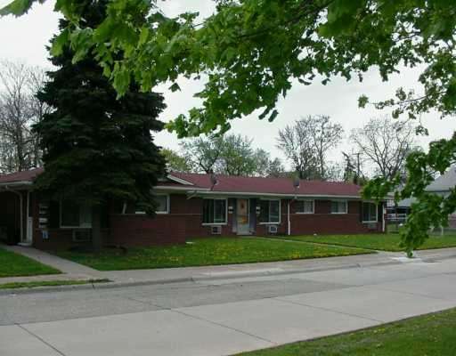 1661 Electric Ave in Lincoln Park, MI - Foto de edificio