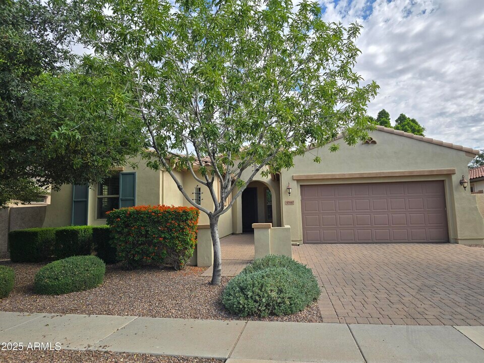 4540 E Portola Valley Dr in Gilbert, AZ - Building Photo
