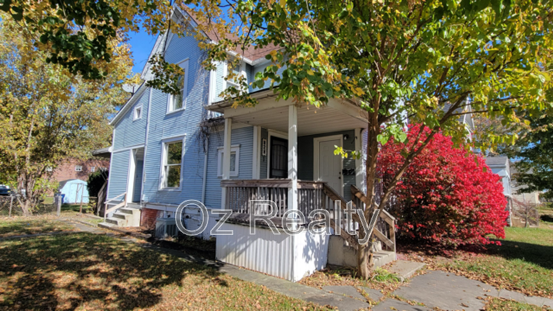 828 W Sylvania Ave in Toledo, OH - Building Photo