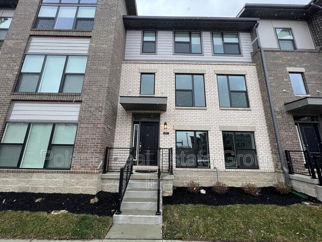 property at 635 Golborne St