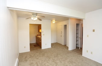 Layton Grove in Milwaukee, WI - Building Photo - Interior Photo
