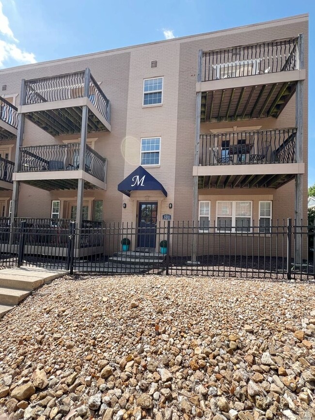 property at 1211 W 45th St