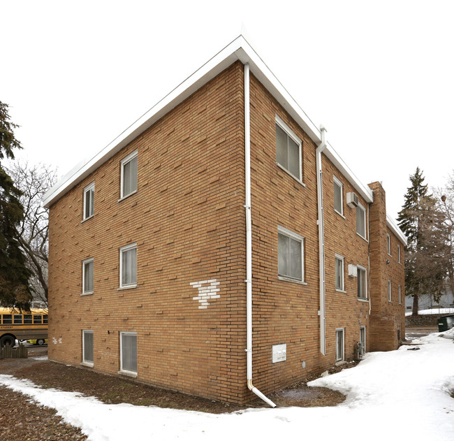 610 Chatsworth St N in St. Paul, MN - Building Photo - Building Photo