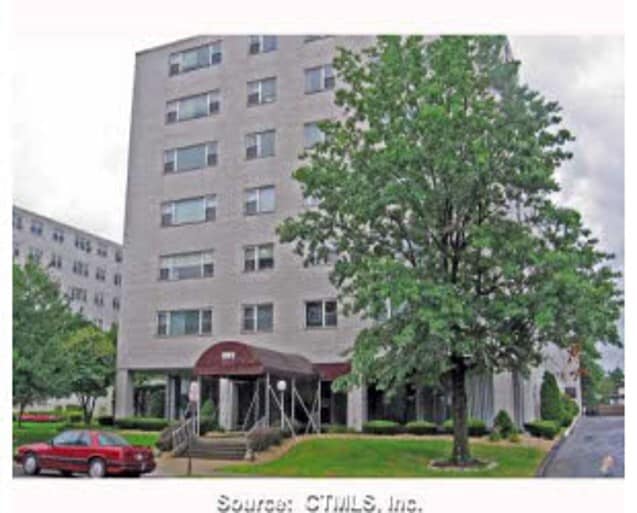 893 Farmington Ave, Unit 2A