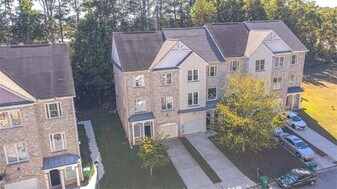 4867 Pinnacle Dr in Stone Mountain, GA - Building Photo