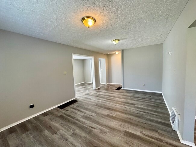 1591 Bauer Blvd in Akron, OH - Building Photo - Building Photo