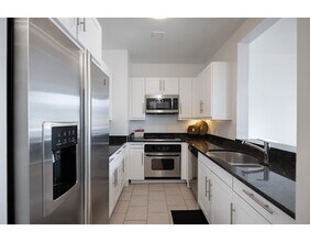 1 Charles St, Unit 1605 in Boston, MA - Building Photo - Building Photo